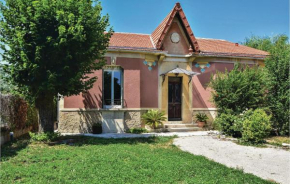 Beautiful home in Le Thor w/ WiFi and 2 Bedrooms